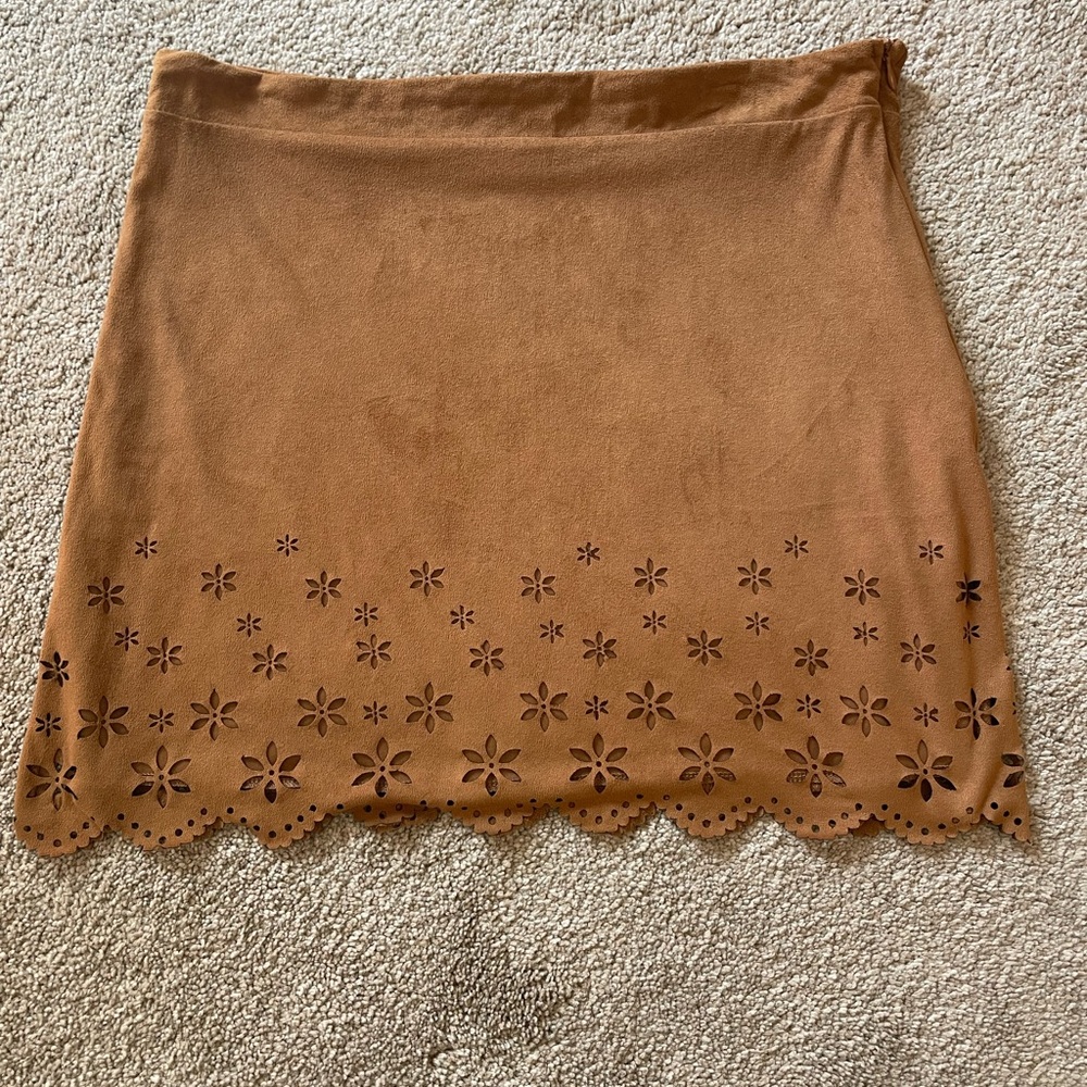 A’gaci Women’s Tan Flower Skirt Size Large